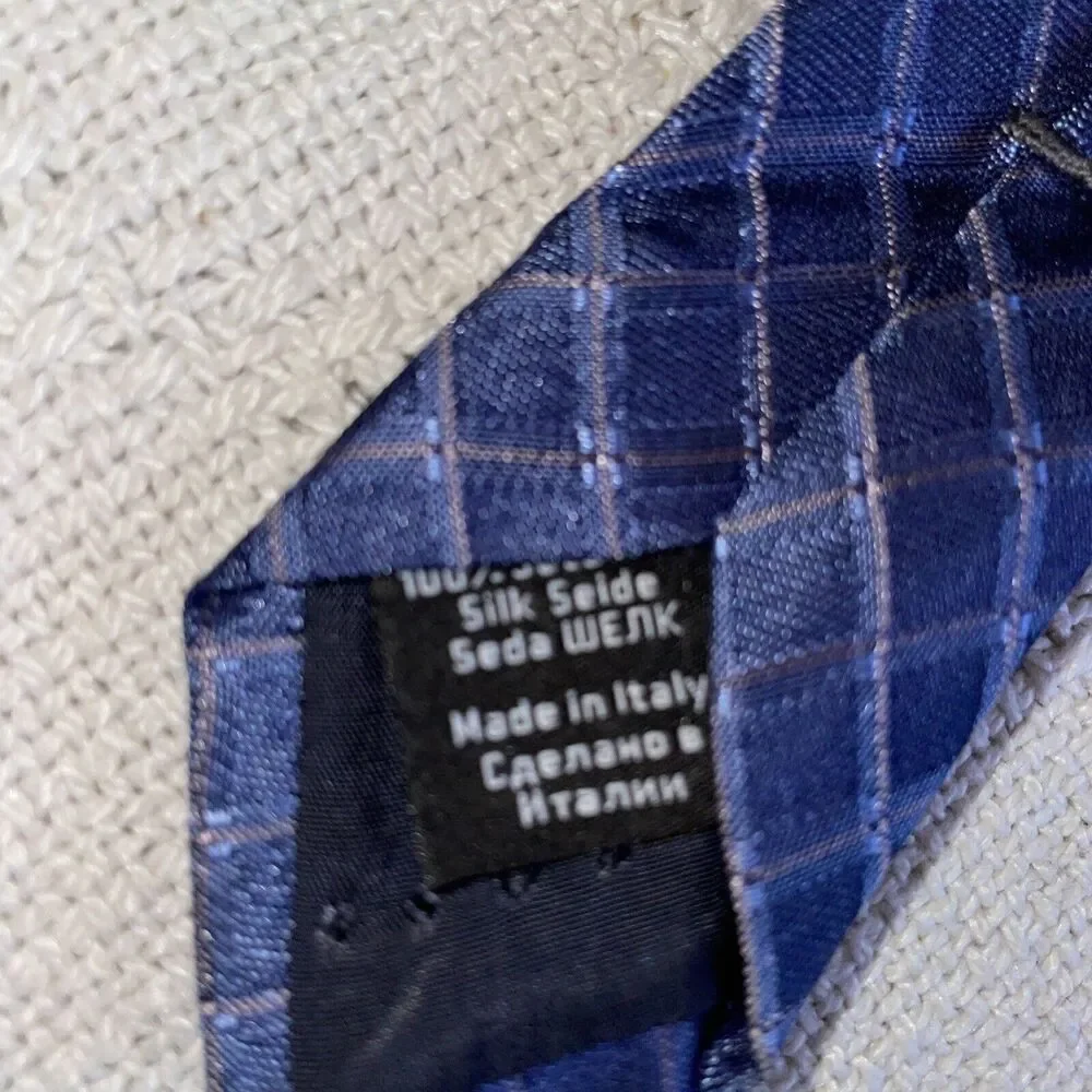 Hugo Boss Dress Tie Men’s Size 59 Long 3 Wide Blue Striped 100% Silk Italy